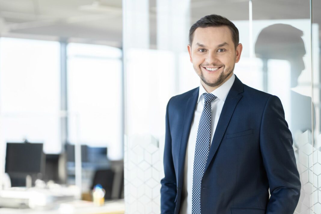Kamil Kowa Savills
