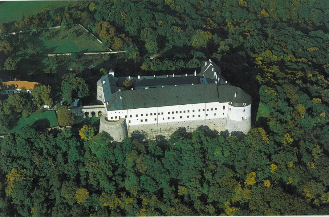 Červený Kameň