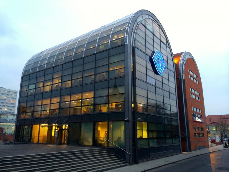 BRE Bank przejmuje od Commerzbank pakiet 49,9 proc. akcji BRE Leasing sp z o.o.