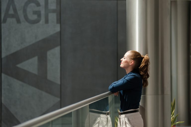 TOP 10 kierunków w rekrutacji w AGH. Cyberbezpieczeństwo z największą liczbą osób na miejsce