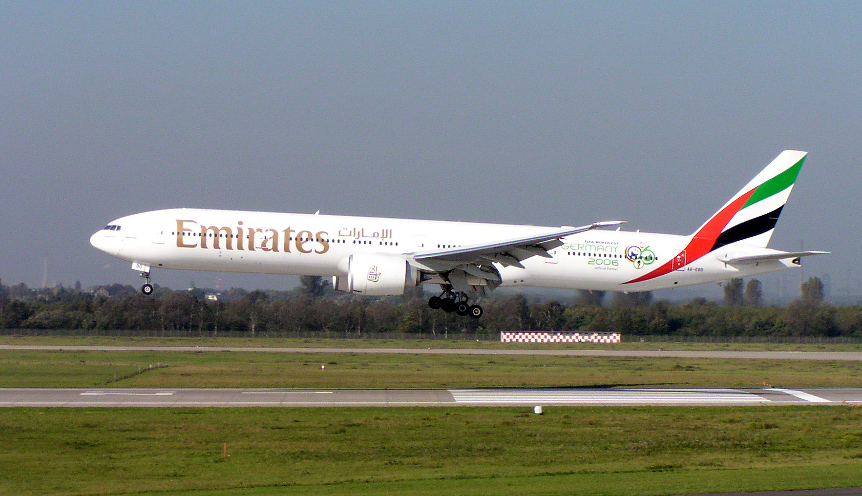 Boeing 777-300ER - Emirates