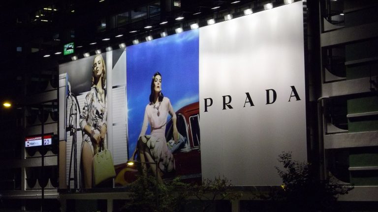 Firmy marketingowe walczą o nośniki reklam w miejscowościach wypoczynkowych
