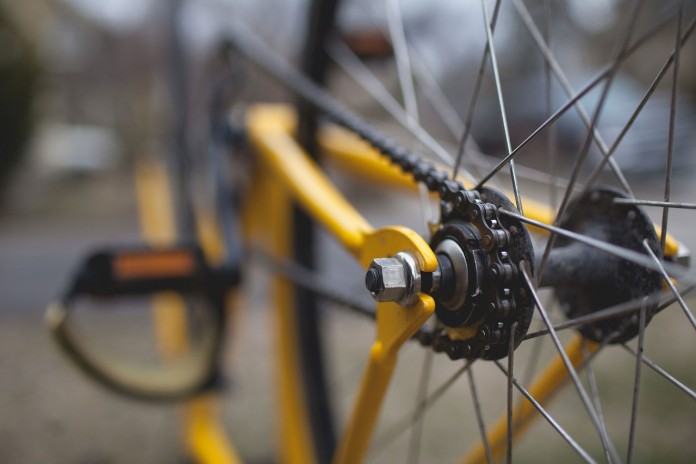 Więcej wypadków na rowerach – Policja ostrzega i publikuje statystyki