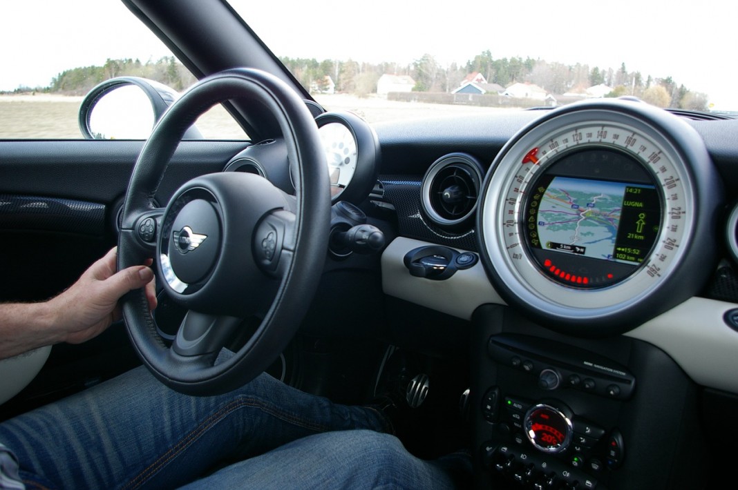 driver-739899_1280
