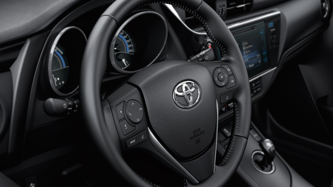 Toyota Auris HYBRID 2015