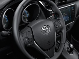 Toyota Auris HYBRID 2015