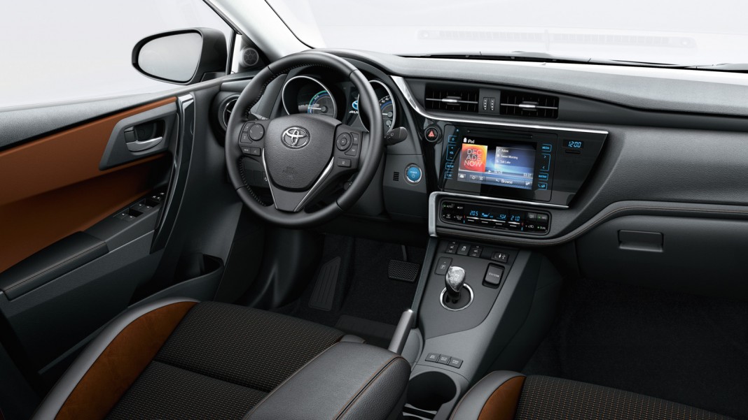 Toyota Auris HYBRID 2015