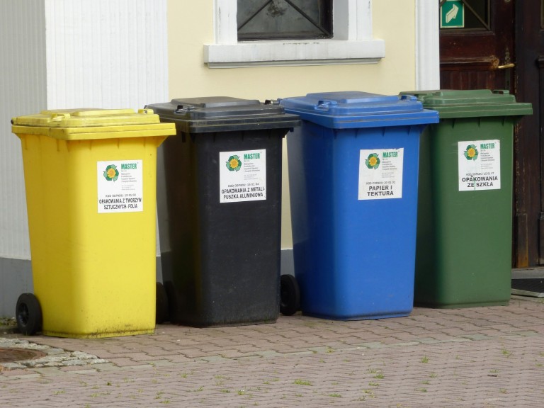 Polacy produkują coraz więcej śmieci. Część z nich każdy z nas może użyć ponownie