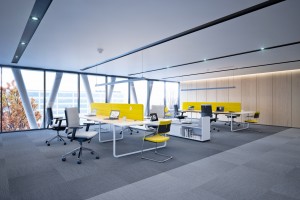 Ergonomiczne biuro – efektowne i efektywne