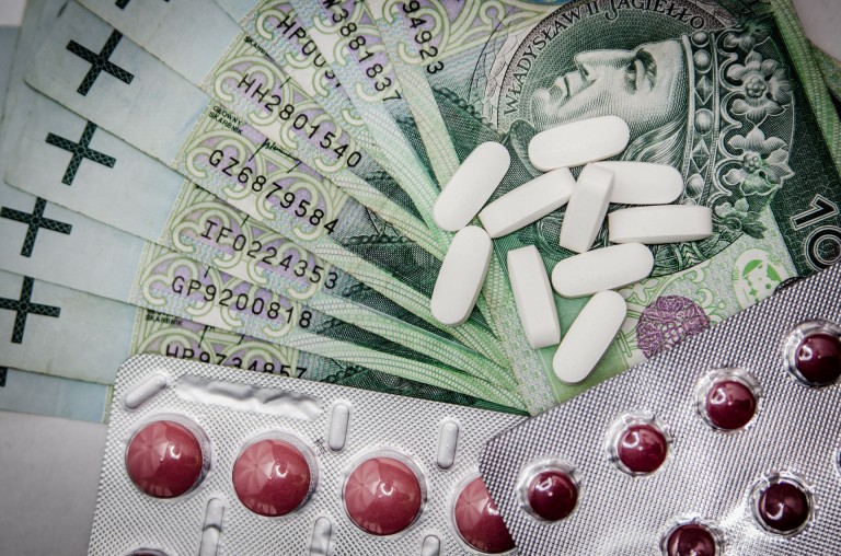Ustawa refundacyjna bije po kieszeni firmy farmaceutyczne