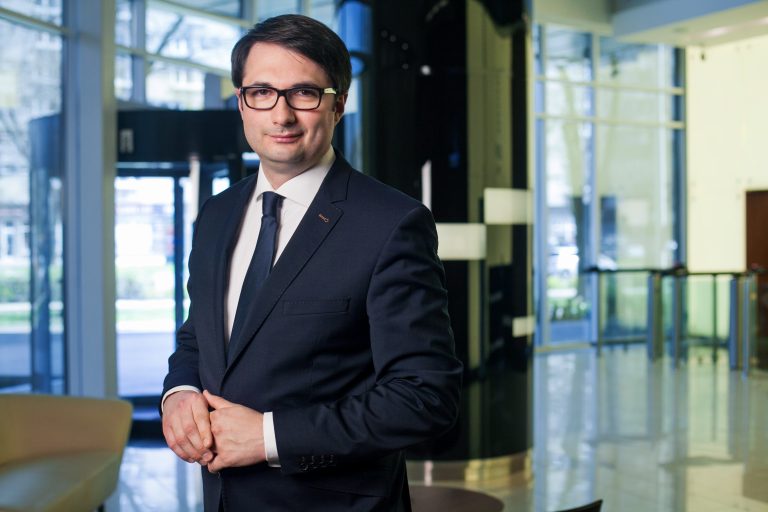Inwestorzy ostrożni, ale wciąż zainteresowani nieruchomościami komercyjnymi w Polsce. Magazyny idą na rekord