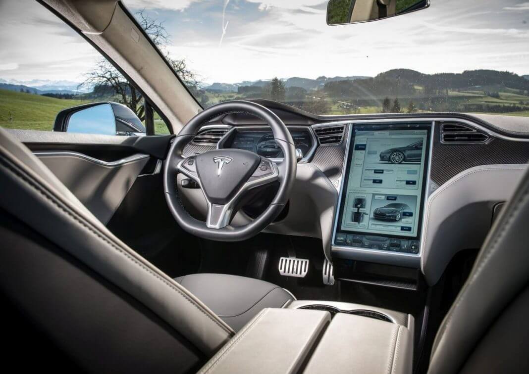 Tesla S