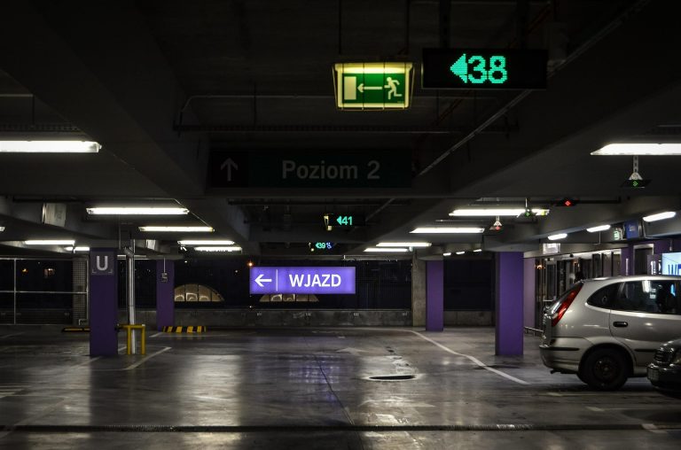 Pandemia wpłynęła na zmianę zapotrzebowania na miejsca parkingowe