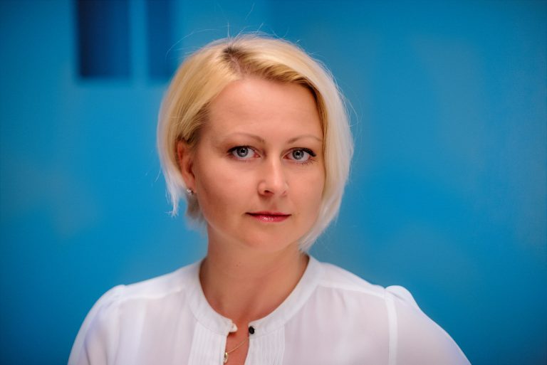 Wakacyjny wyjazd autem służbowym? Sprawdź, o czym musisz pamiętać!