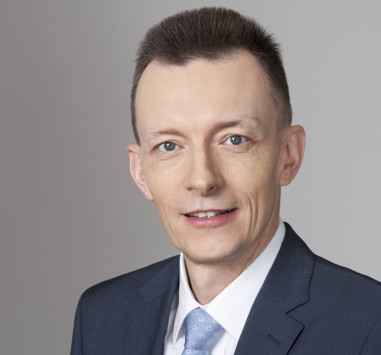 Cyfrowa transformacja priorytetem nr.1 połowy światowych przedsiębiorstw