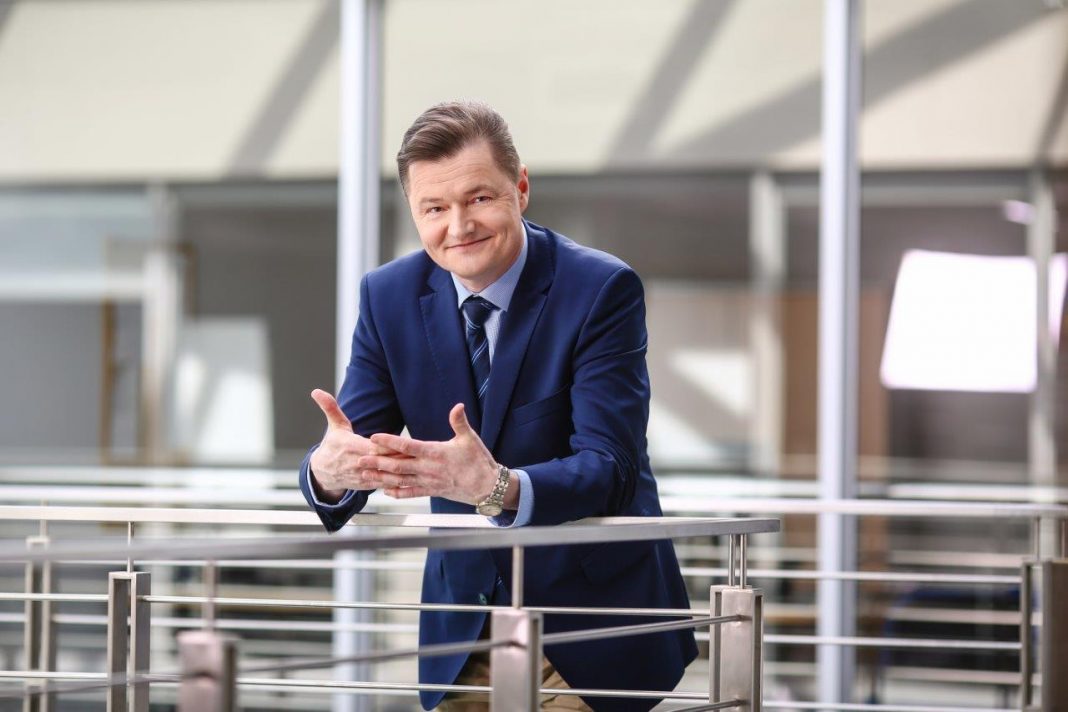 Bogusz Kuszak, Dyrektor Finansowy, Wiceprezes Zarządu, Spółka zależna SIG plc notowana na London Stock Exchange