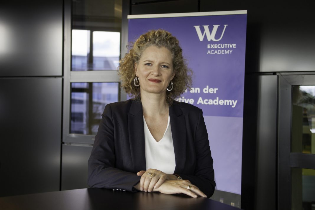 prof. Barbara Stöttinger