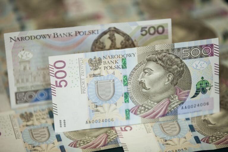 Płace rosną najszybciej od dekady. Deficyt budżetowy po lipcu 2018 r.
