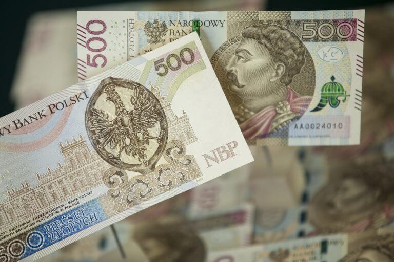 Pożegnamy gotówkę już za 10 lat – tak sądzi co czwarty Polak