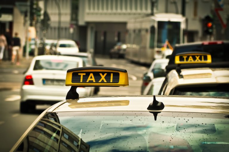 Taxify o pracach nad uregulowaniem usług ridesharingowych