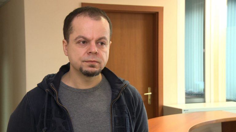 Na rynku pojawiła się inteligentna opaska wykorzystująca technologie z NASA. Wraz z aplikacją w kilka minut pomaga zarządzać <a title=