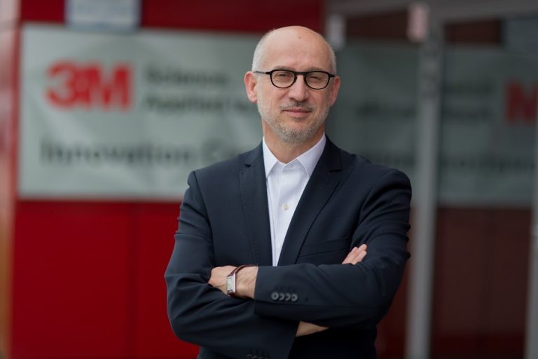 Nauka sposobem na rozwiązanie realnych problemów. Tak uważa coraz więcej Polaków