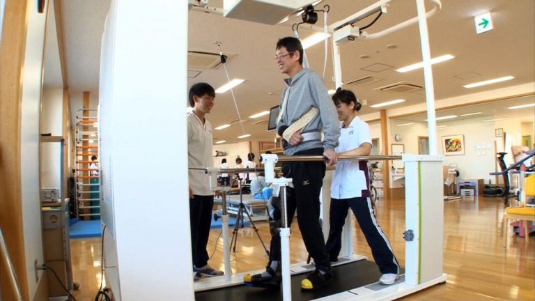 Toyota opracowała robotyczną ortezę nogi do rehabilitacji