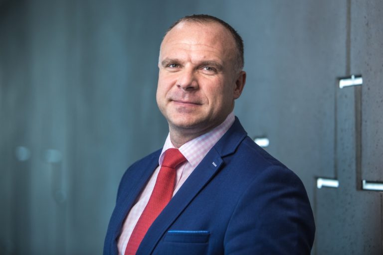 Gdzie szukać oszczędności na biurowym rynku w Warszawie?