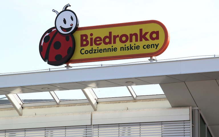 1200 sklepów sieci Biedronka wydłuża godziny pracy do 2 w nocy