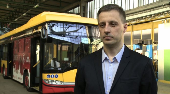 Elektryczne autobusy i zielone zajezdnie mają pomóc Warszawie w walce ze smogiem. Do końca roku na ulicach pojawi się 30 elektrobusów