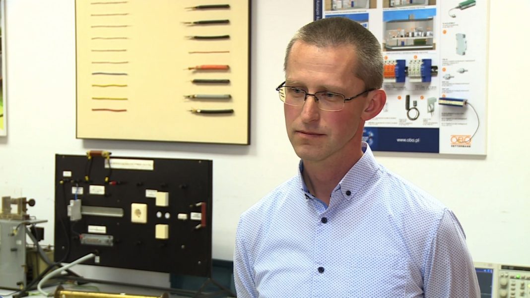 Politechnika Warszawska: Nowoczesne cyfrowe liczniki mogą o 600 proc. zawyżać zużycie energii elektrycznej. Obecnie nie istnieje rozwiązanie tego problemu