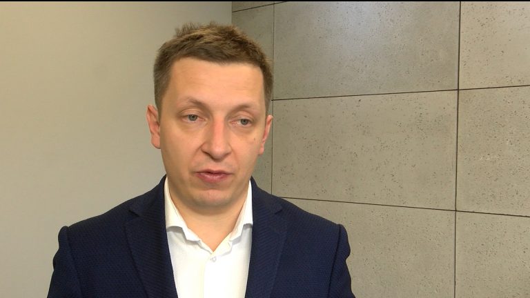 Główne problemy branży transportowej to niedostateczna liczba kierowców i niepewność w przepisach