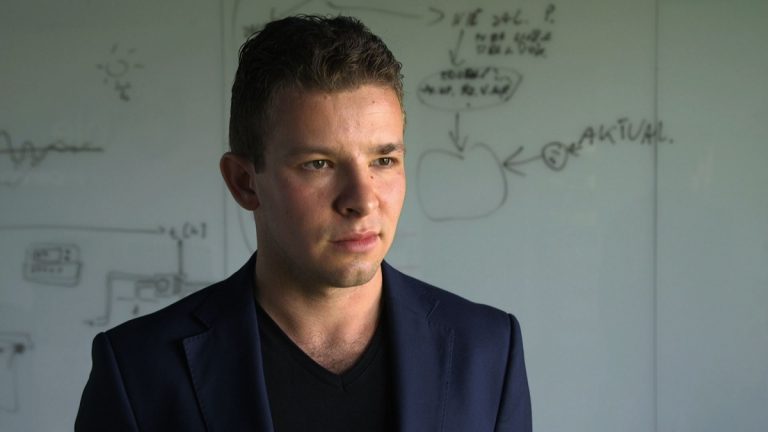 Zwykłe mieszkanie można przekształcić w inteligentny dom. Rozwiązania smart home przyciągają coraz niższymi cenami