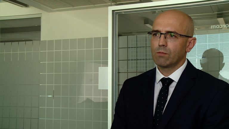 Coraz większy ruch w e-kantorach. Objęcie rynku nadzorem mogłoby lepiej chronić pieniądze klientów