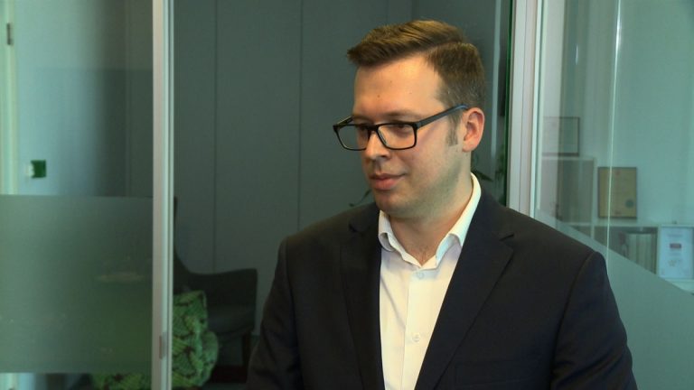 Korupcja w Polsce wciąż jest problemem. Co czwarty pracownik gotowy wręczyć łapówkę za utrzymanie relacji biznesowych