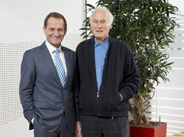 Alfons Hörmann (z lewej) oraz założyciel firmy Eberhard Schöck