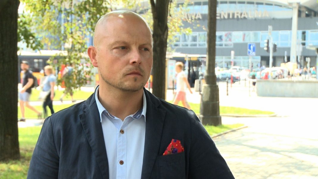 Rośnie popularność mobilnych płatności. Polacy coraz chętniej płacą telefonem nawet za ubezpieczenia
