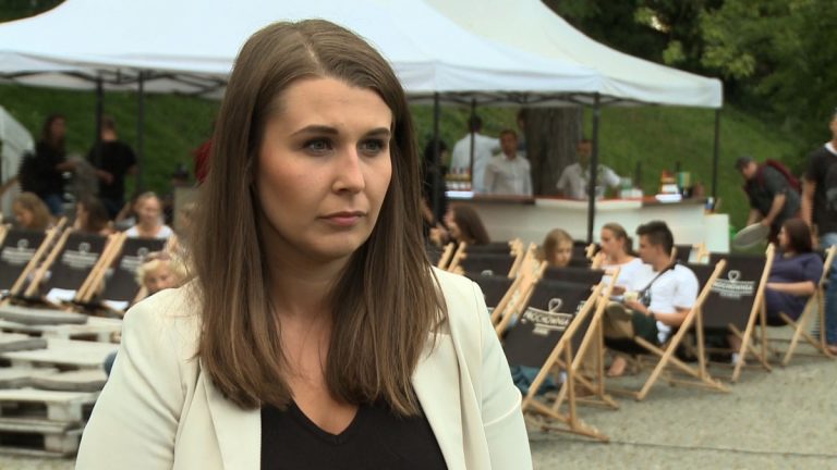 Rośnie zainteresowanie Polaków orzeźwiającymi koktajlami alkoholowymi. Te lekko kwaskowate trunki o owocowych nutach dają orzeźwienie w upalne dni