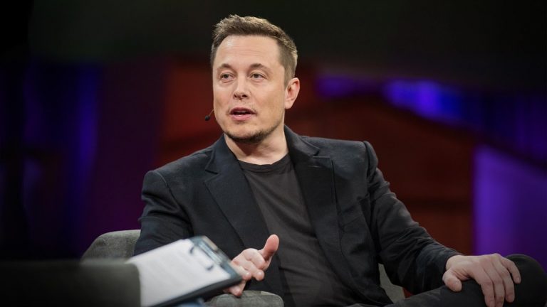 Ile zarabia prezes Tesla Motors – Elon Musk?