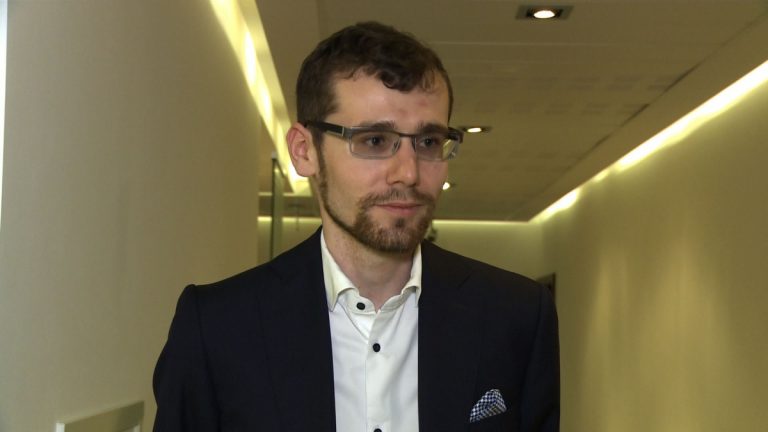 Nowe technologie pozwalają precyzyjnie zbadać reakcje mózgu na bodźce dotykowe. Dzięki temu operacje będą bezpieczniejsze dla pacjenta