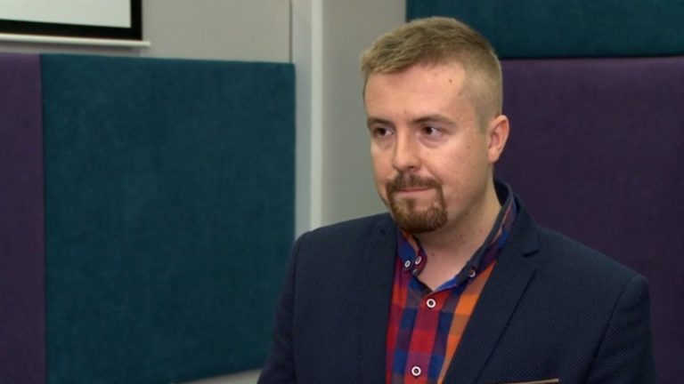 Prawie co drugi Polak gra w gry wideo. Dla wydawców gier coraz ważniejszy jest ich odbiór i reakcje wśród graczy