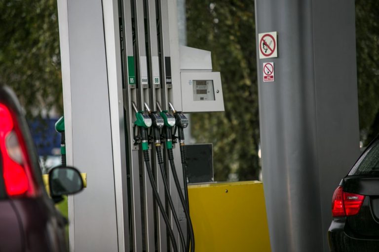Ceny ropy i gazy pozostaną niskie. To powinno ożywić polska gospodarkę
