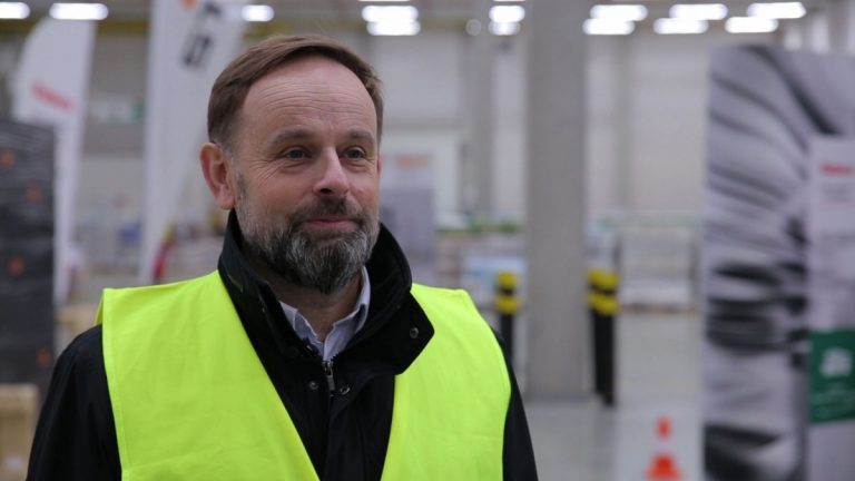 Bezpieczeństwo pracy kluczowe dla firm logistycznych. Uczą tego pracowników poprzez „taniec” na wózkach widłowych