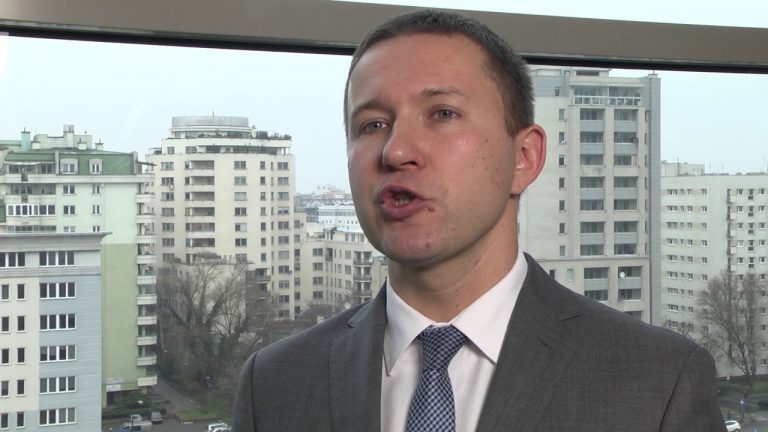 Niskie bezrobocie i brak chęci do inwestycji będą coraz bardziej obciążać rozwój gospodarczy