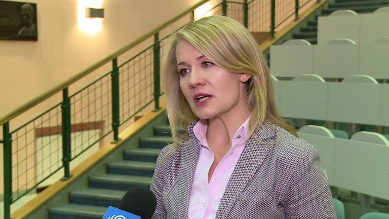Brak lekarzy i pielęgniarek może za kilka lat zagrozić stabilności polskiego systemu ochrony zdrowia. Problemem są też ich kompetencje