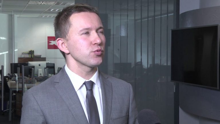 Czy rekonstrukcja rządu ma wpływ na kurs złotego?
