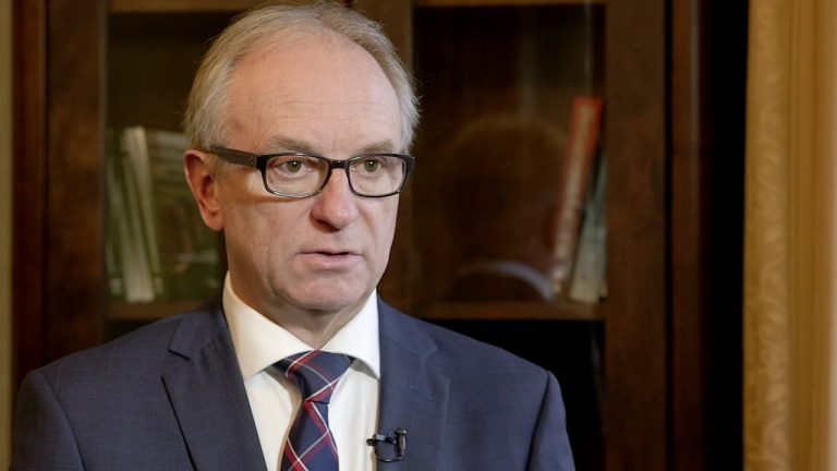 Abolicja umów zleceń korzystna dla rządu, pracowników i przedsiębiorców