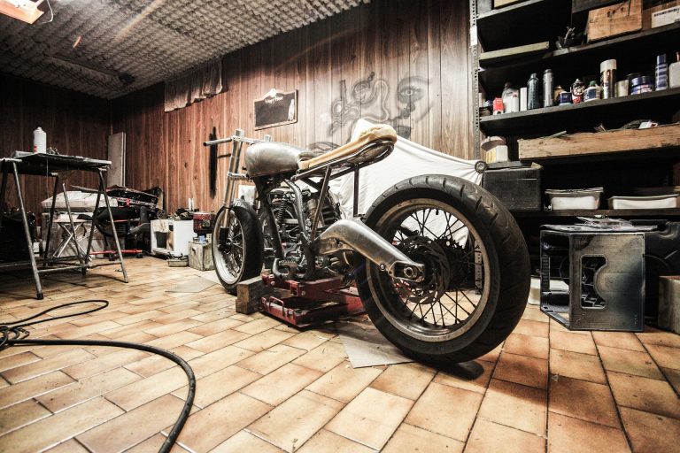 Pielęgnacja układu napędowego i karoserii w motocyklu