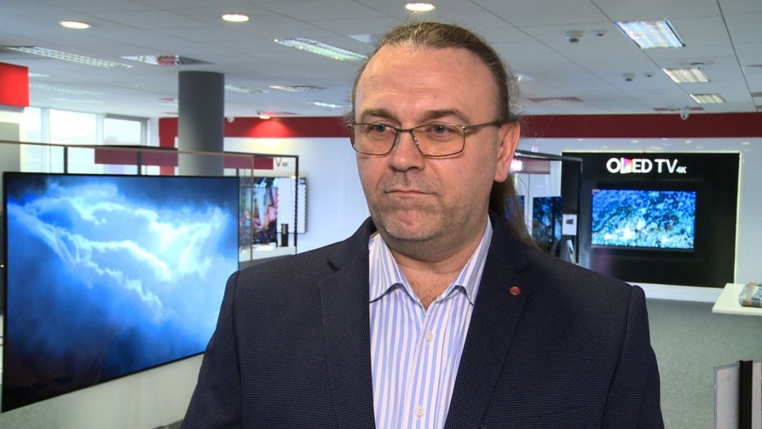 Producenci telewizorów w 2018 roku stawiają na sztuczną inteligencję i asystentów głosowych. Nowe modele OLED 4K trafią na rynek w marcu