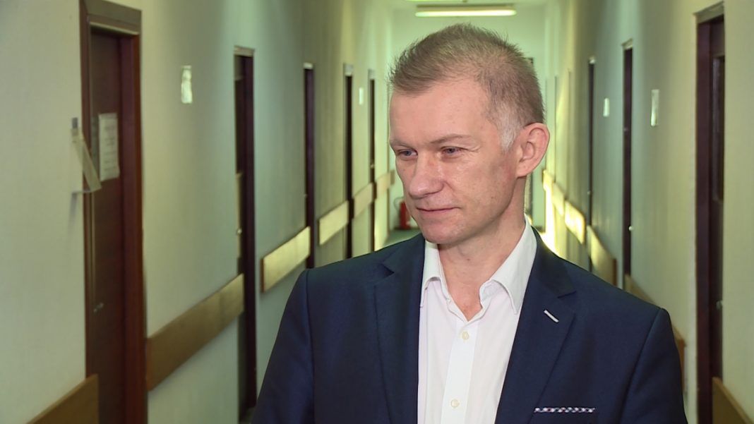 System monitoringu wykorzystujący sztuczną inteligencję pozwala rozpoznać osobę z zasłoniętą twarzą. Za projektem stoją Polacy